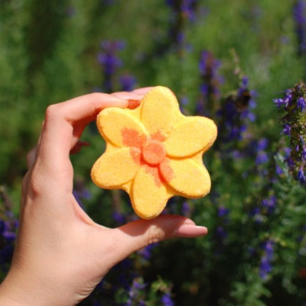 Badefee Badebombe Flowerpower Sweet Mango